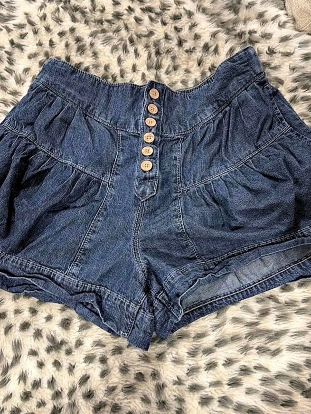 We The Free dark Denim Bubble Shorts Blue Size Small